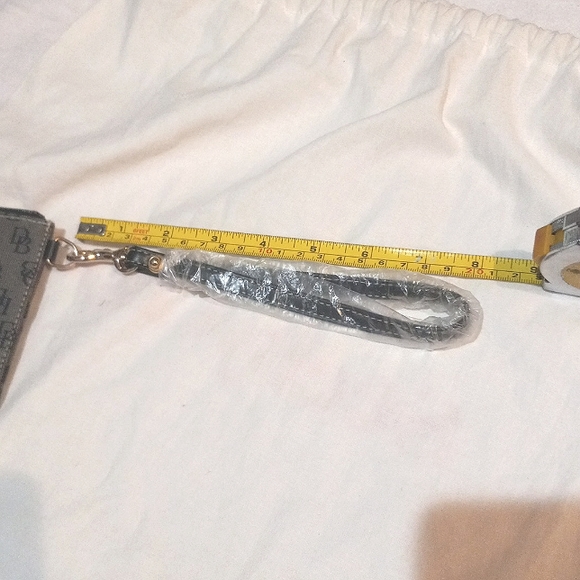 Dooney & Bourke pouch - Picture 12 of 14